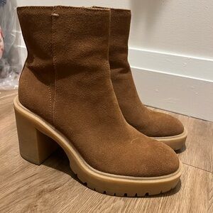 Dolce Vita Booties Chestnut color Size 8. Only worn once & in great condition!